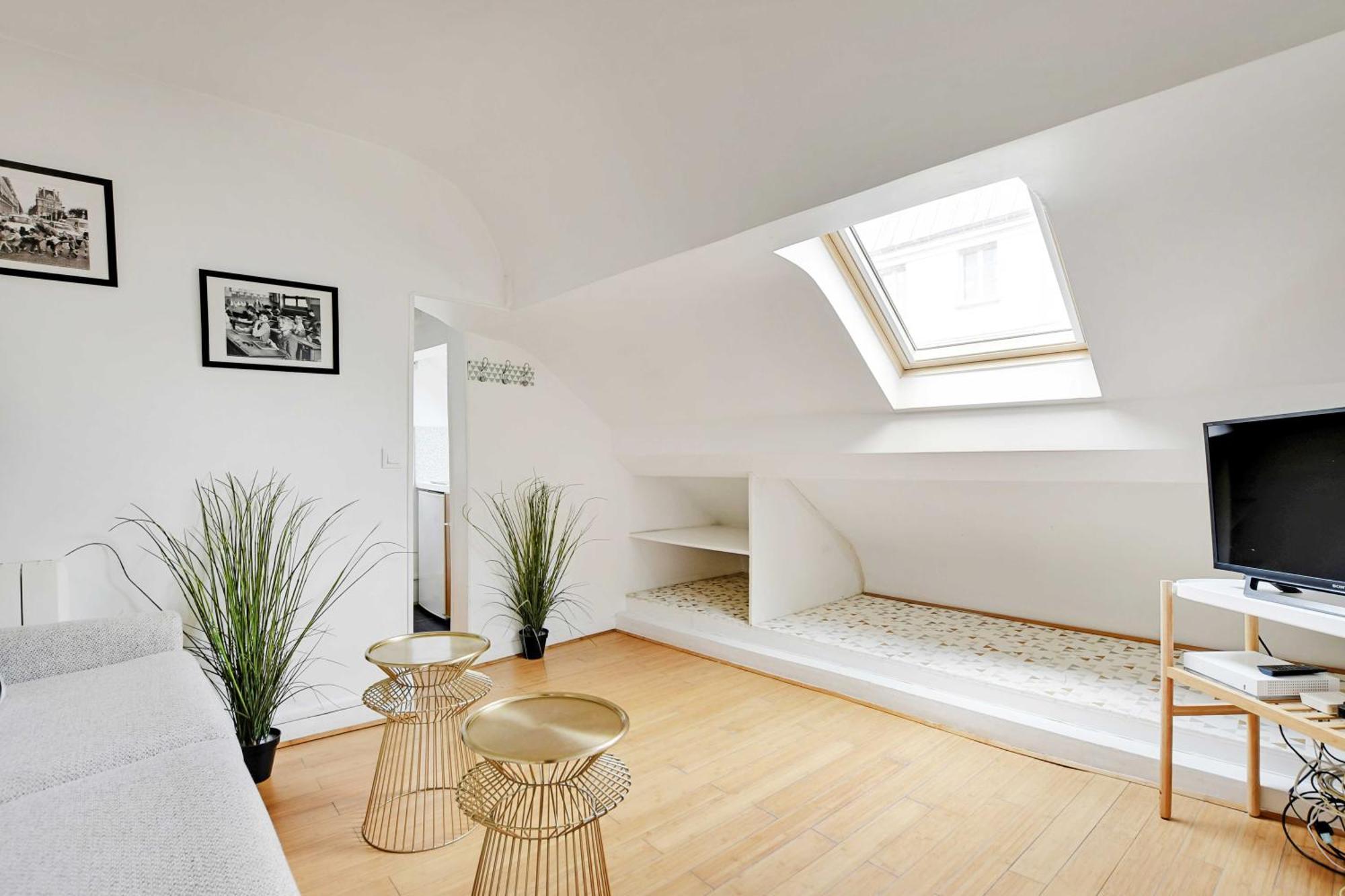Charming Under Roof Bastille Parigi