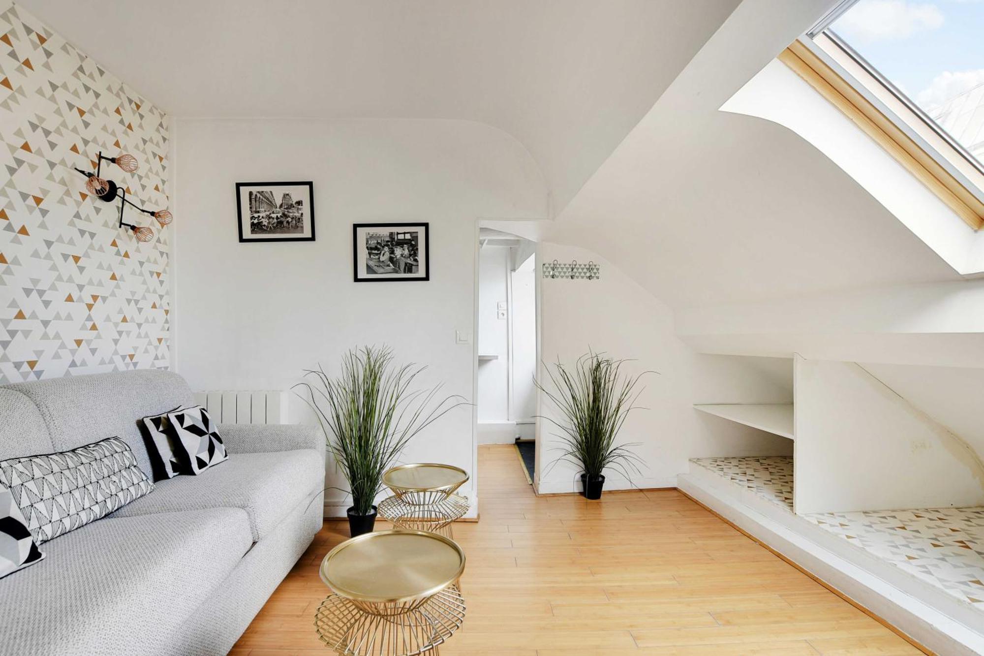 Charming Under Roof Bastille Apartment Paris